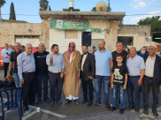 بالفيديو: أهالي مدينة اللد يؤدون صلاة العيد في ساحة المسجد العمري الكبير 